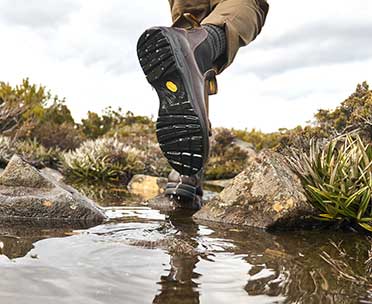 BLUNDSTONE HEART. VIBRAM SOLE.
